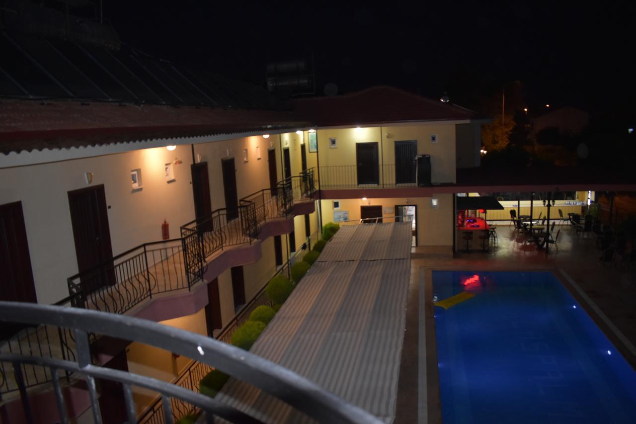 Las Palmeras Hotel Çamyuva Exterior foto