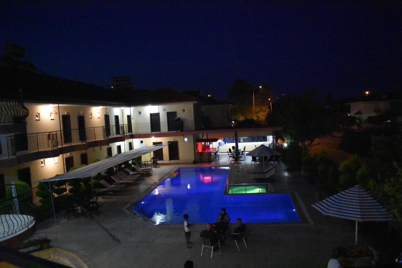 Las Palmeras Hotel Çamyuva Exterior foto