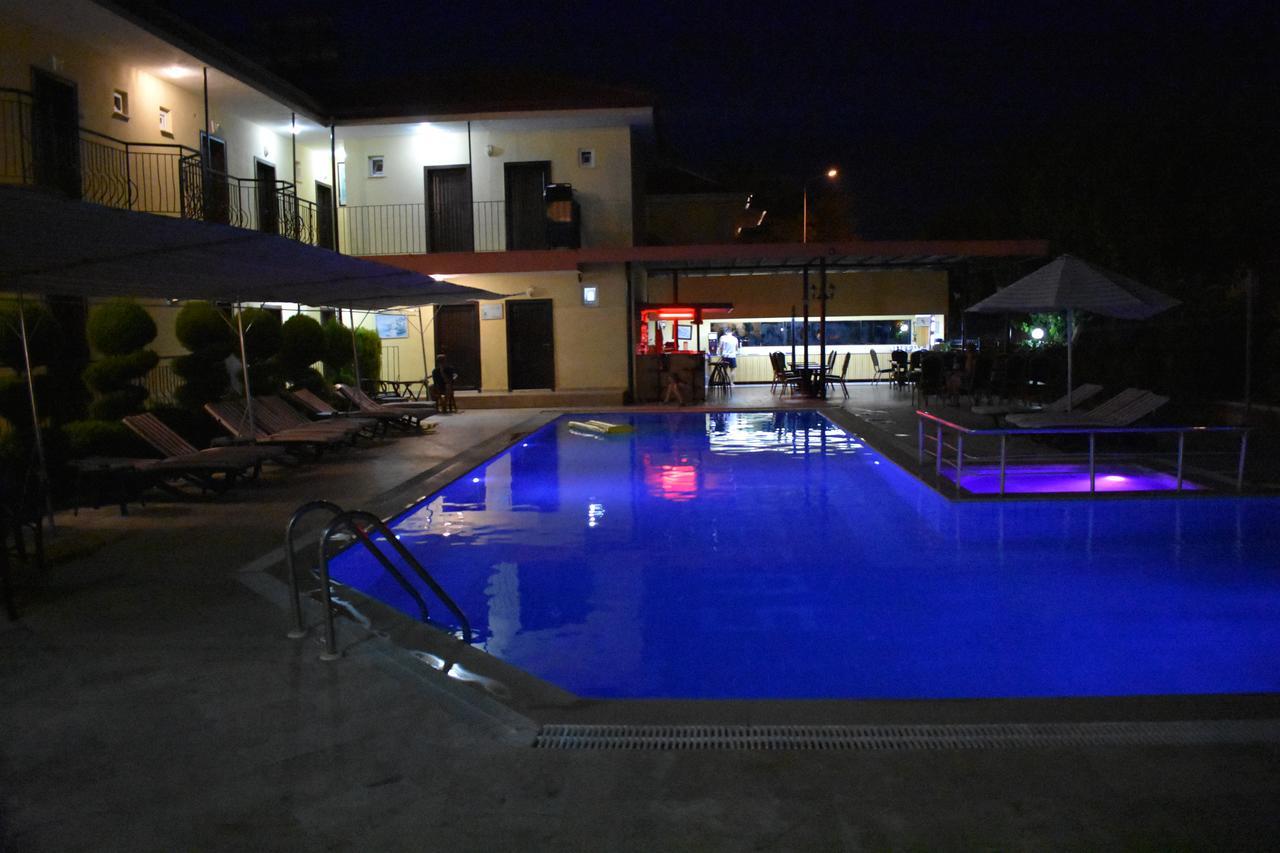 Las Palmeras Hotel Çamyuva Exterior foto