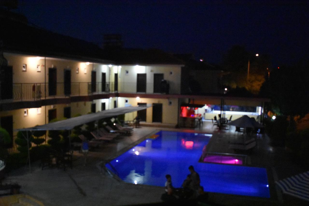 Las Palmeras Hotel Çamyuva Exterior foto