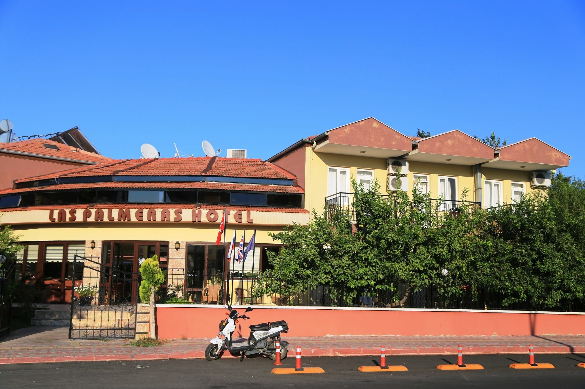 Las Palmeras Hotel Çamyuva Exterior foto